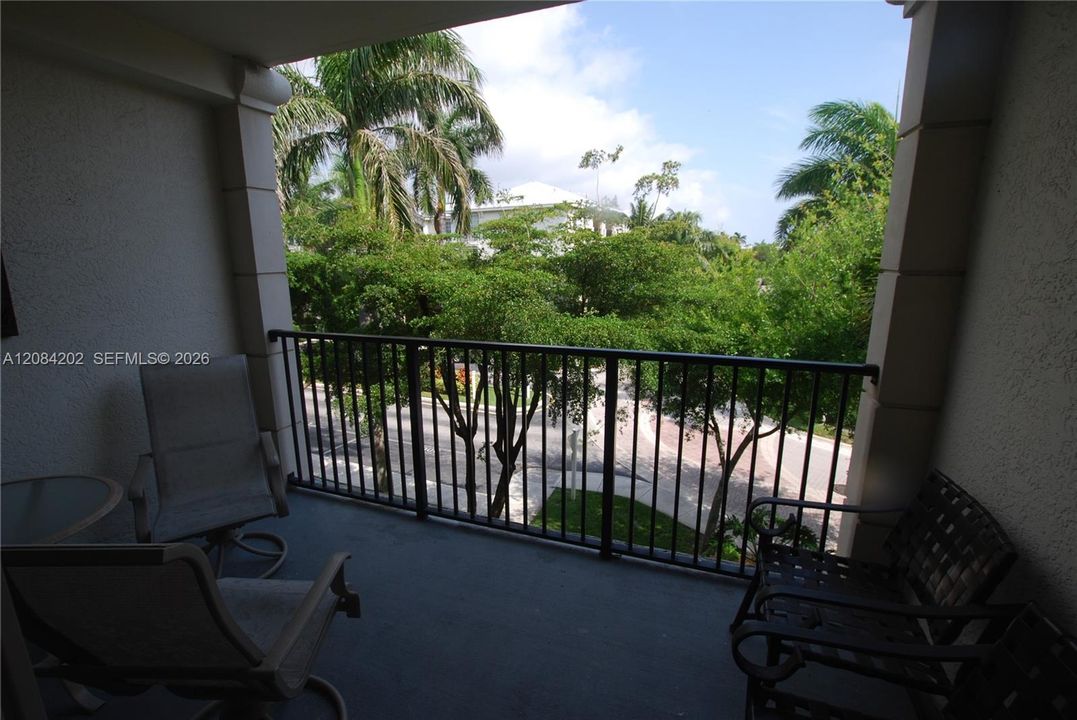 For Rent: $4,400 (2 beds, 2 baths, 1137 Square Feet)