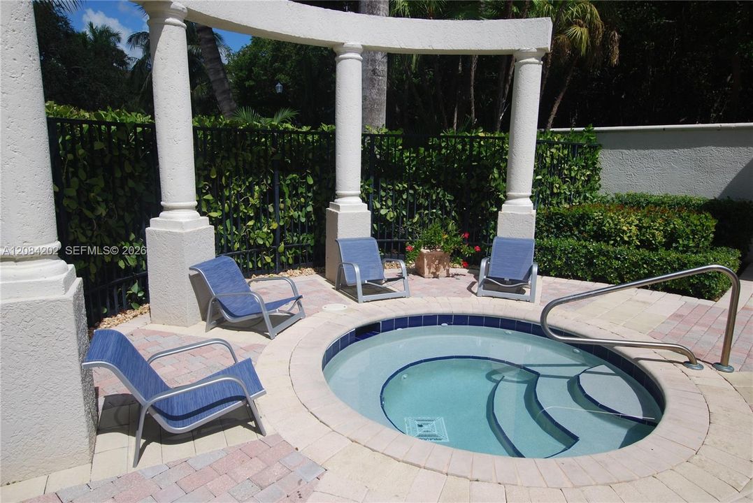 For Rent: $4,400 (2 beds, 2 baths, 1137 Square Feet)