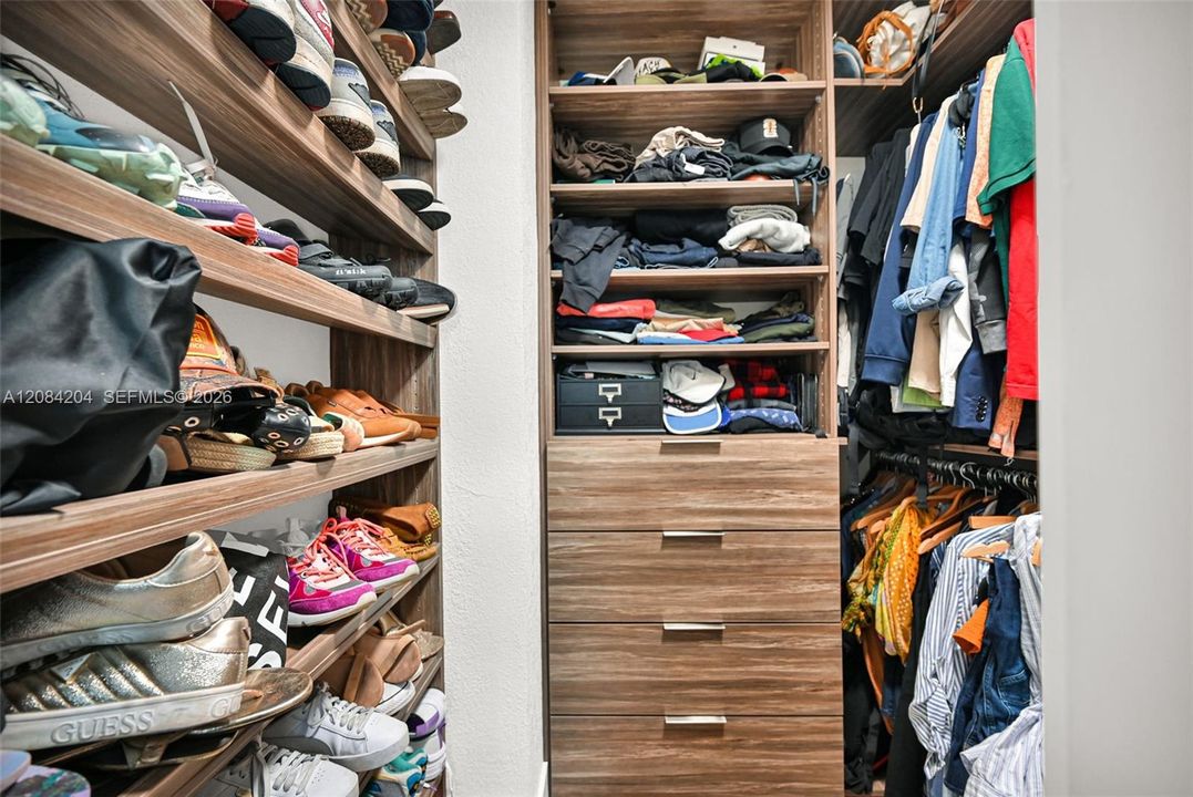 На продажу: $889,000 (4 спален, 2 ванн, 1952 Квадратных фут)