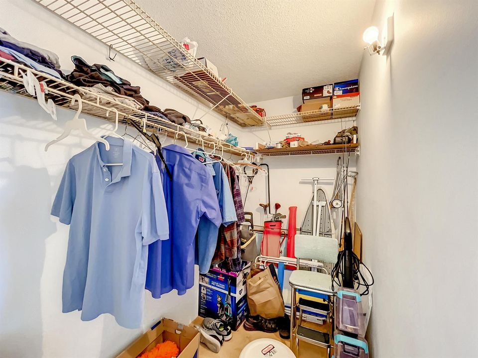 2nd Bedroom Closet