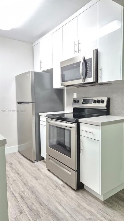 For Rent: $1,900 (1 beds, 1 baths, 672 Square Feet)