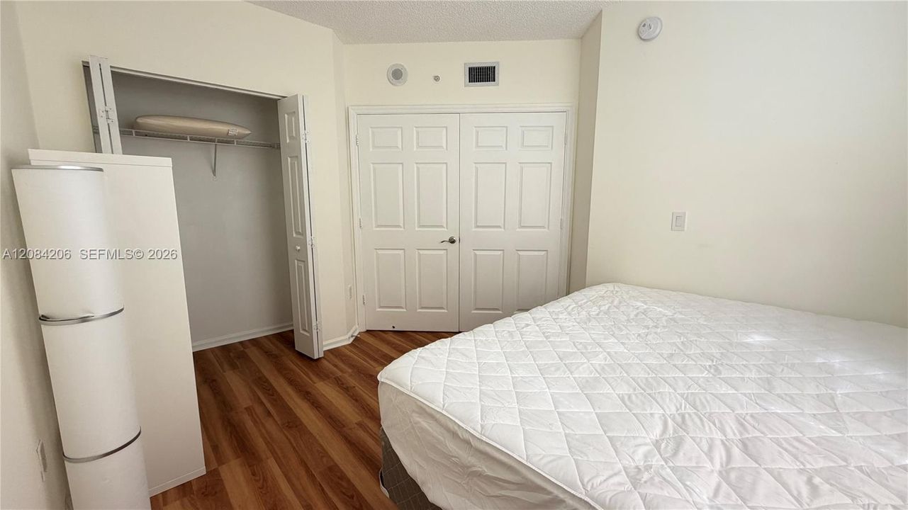 For Rent: $3,900 (3 beds, 2 baths, 1353 Square Feet)