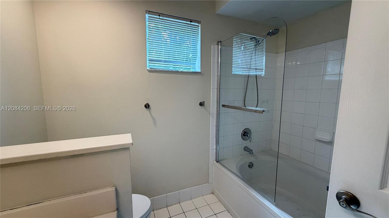 For Rent: $3,900 (3 beds, 2 baths, 1353 Square Feet)