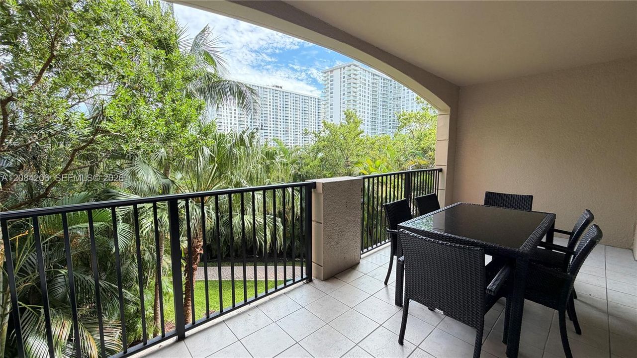 For Rent: $3,900 (3 beds, 2 baths, 1353 Square Feet)