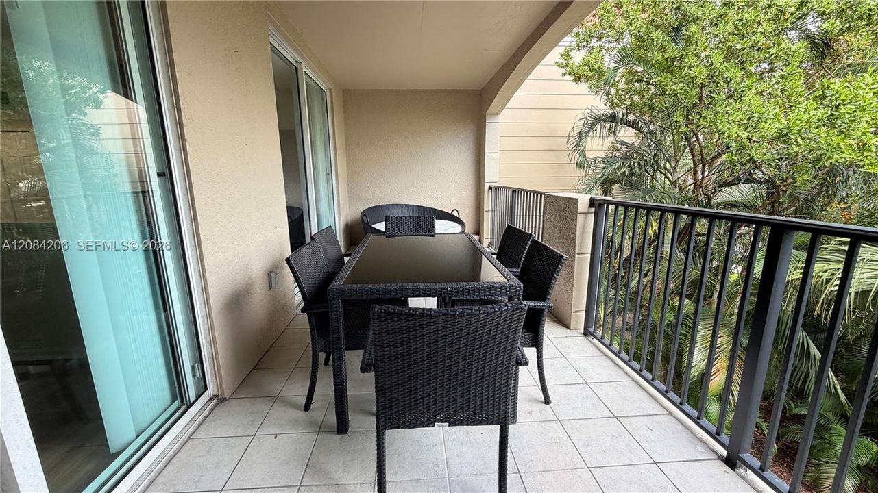For Rent: $3,900 (3 beds, 2 baths, 1353 Square Feet)