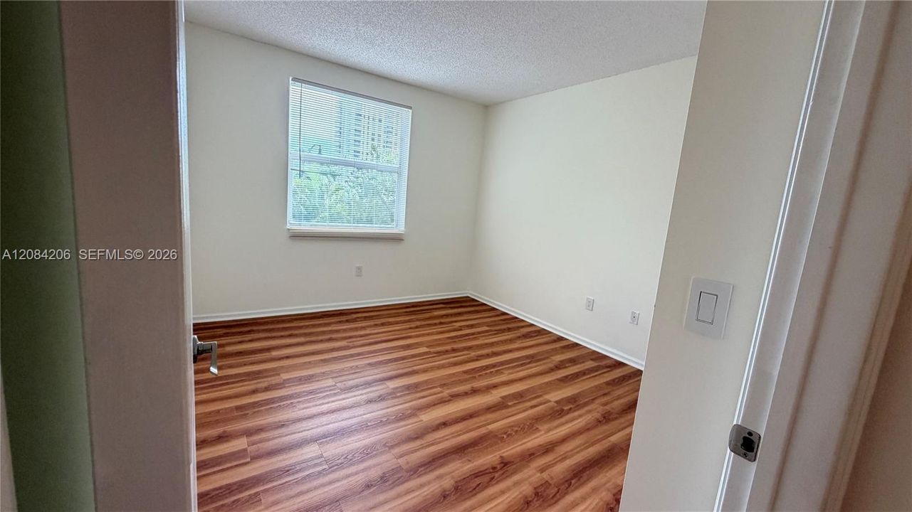 For Rent: $3,900 (3 beds, 2 baths, 1353 Square Feet)