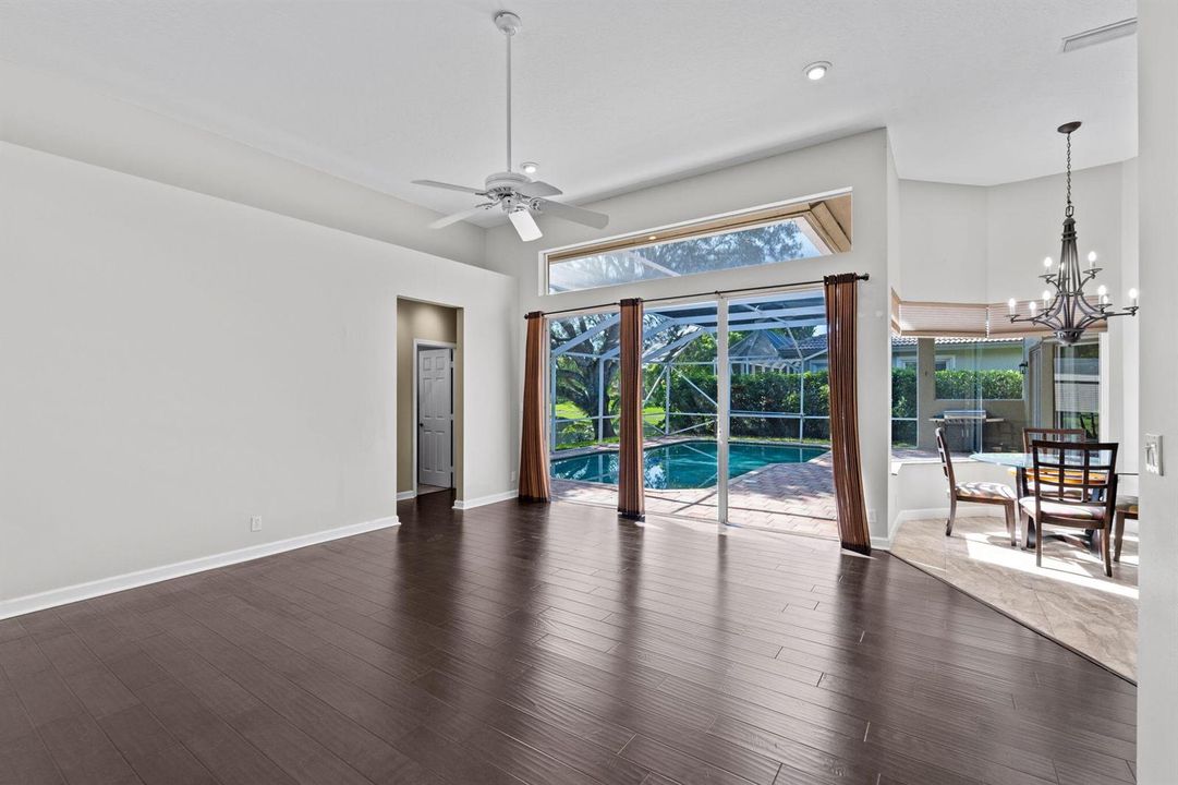 17-web-or-mls-A7407927