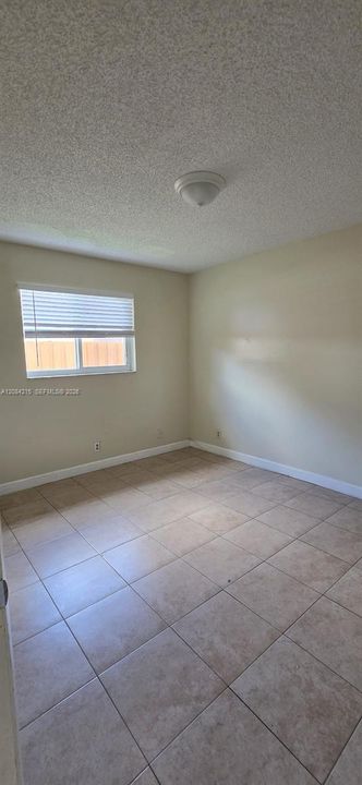 В аренду: $3,600 (4 спален, 2 ванн, 1596 Квадратных фут)