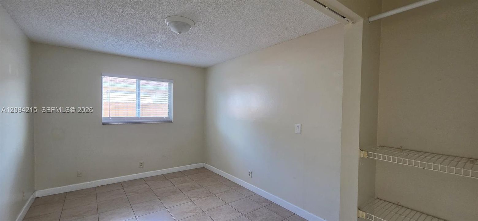 В аренду: $3,600 (4 спален, 2 ванн, 1596 Квадратных фут)