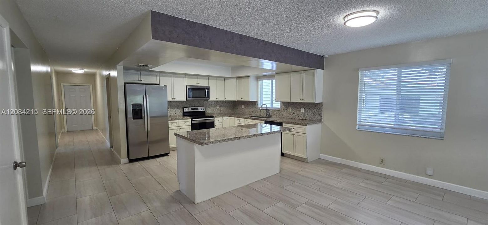 В аренду: $3,600 (4 спален, 2 ванн, 1596 Квадратных фут)