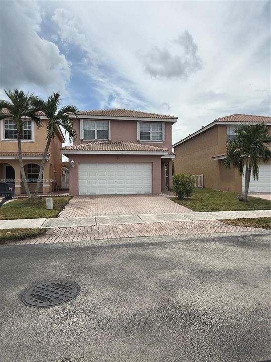 For Rent: $3,700 (3 beds, 2 baths, 1790 Square Feet)
