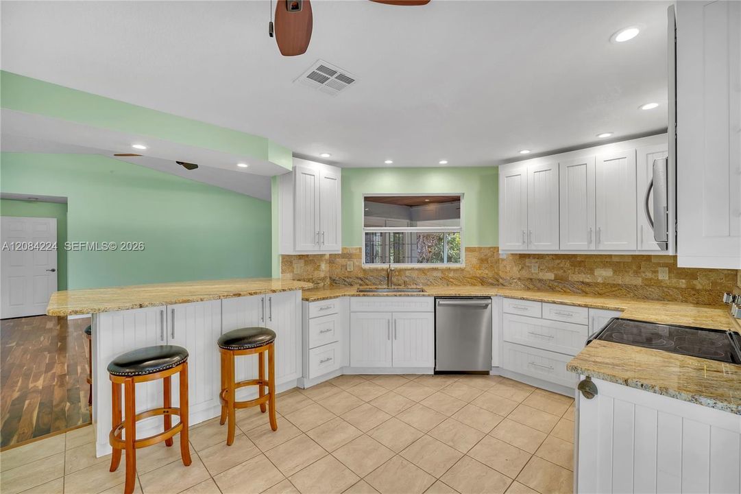 En Venta: $410,000 (3 camas, 2 baños, 1548 Pies cuadrados)
