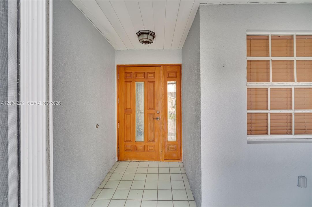 En Venta: $410,000 (3 camas, 2 baños, 1548 Pies cuadrados)