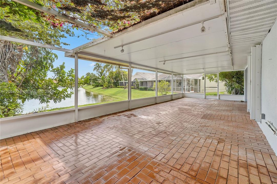 En Venta: $410,000 (3 camas, 2 baños, 1548 Pies cuadrados)