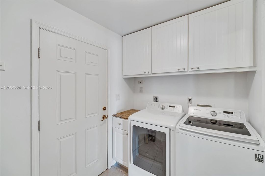 En Venta: $410,000 (3 camas, 2 baños, 1548 Pies cuadrados)