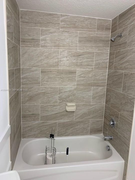На продажу: $389,000 (3 спален, 2 ванн, 1396 Квадратных фут)