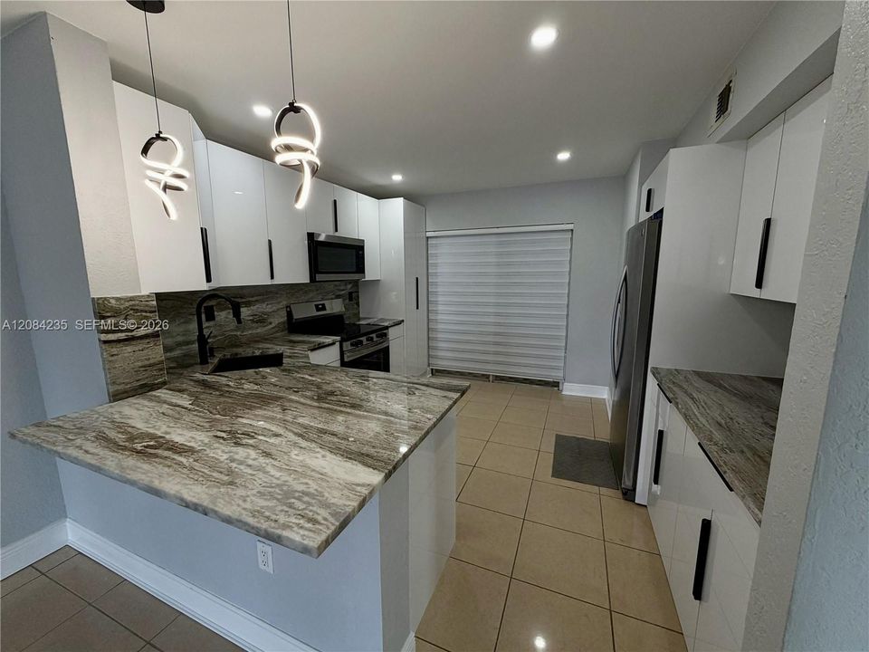 В аренду: $3,900 (4 спален, 3 ванн, 2648 Квадратных фут)