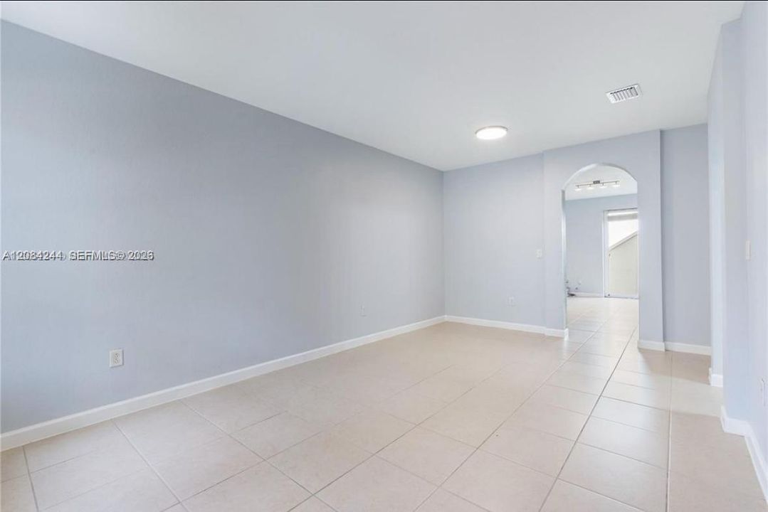 В аренду: $3,397 (4 спален, 3 ванн, 2312 Квадратных фут)