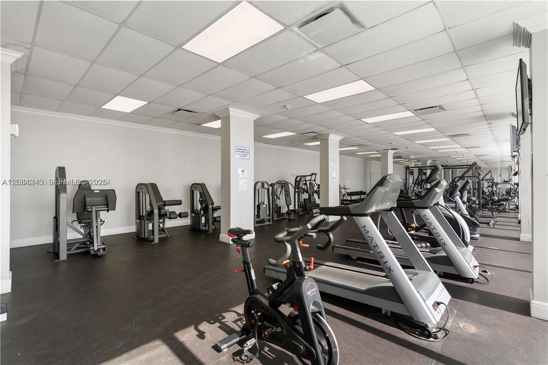 For Rent: $2,950 (2 beds, 2 baths, 912 Square Feet)