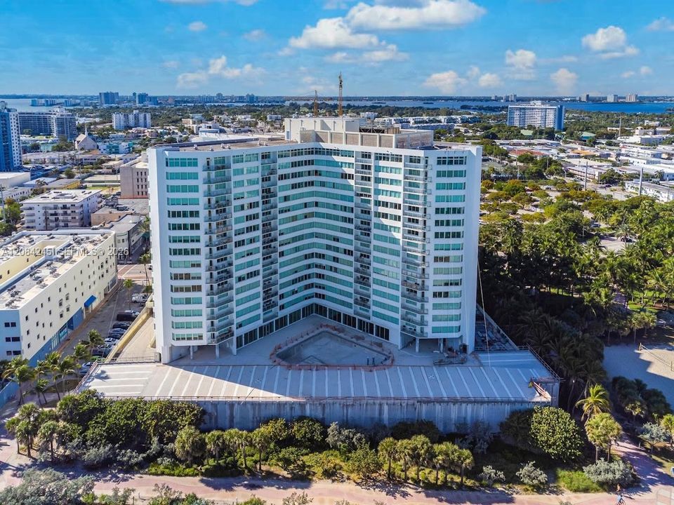 For Rent: $2,950 (2 beds, 2 baths, 912 Square Feet)