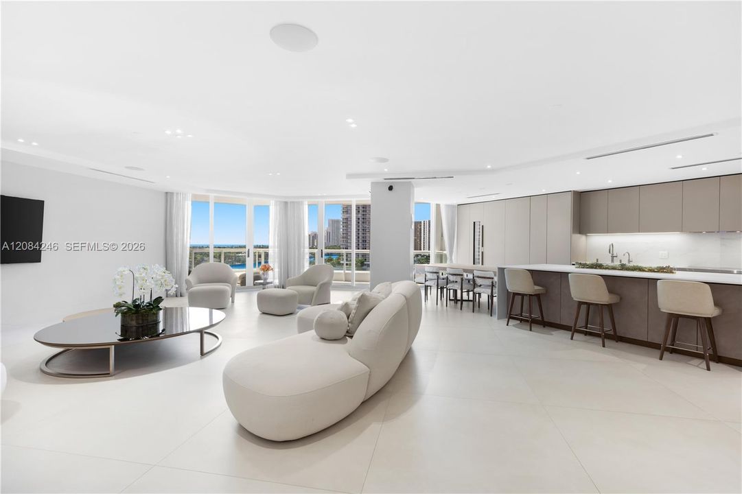 For Sale: $1,850,000 (3 beds, 2 baths, 2720 Square Feet)