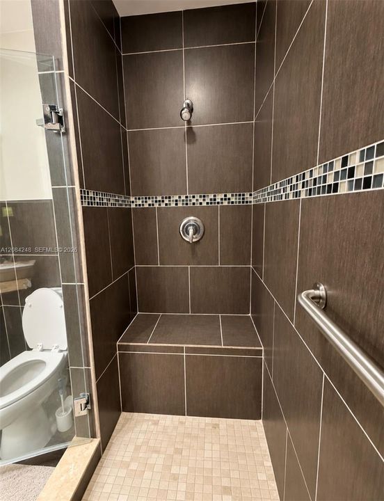 For Rent: $1,800 (1 beds, 1 baths, 2240 Square Feet)