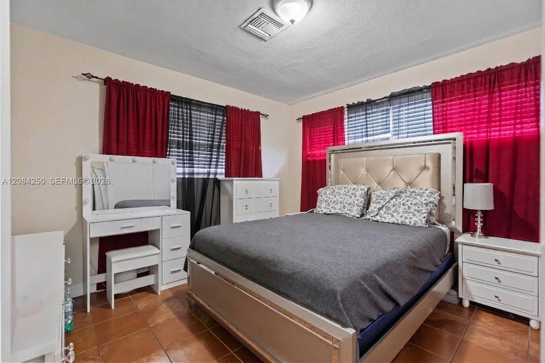 На продажу: $460,000 (3 спален, 2 ванн, 1528 Квадратных фут)