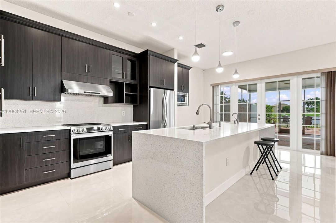 For Sale: $789,000 (3 beds, 2 baths, 1976 Square Feet)