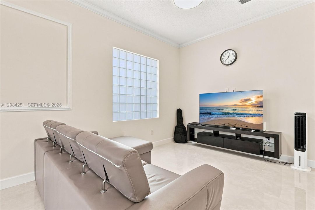 For Sale: $789,000 (3 beds, 2 baths, 1976 Square Feet)