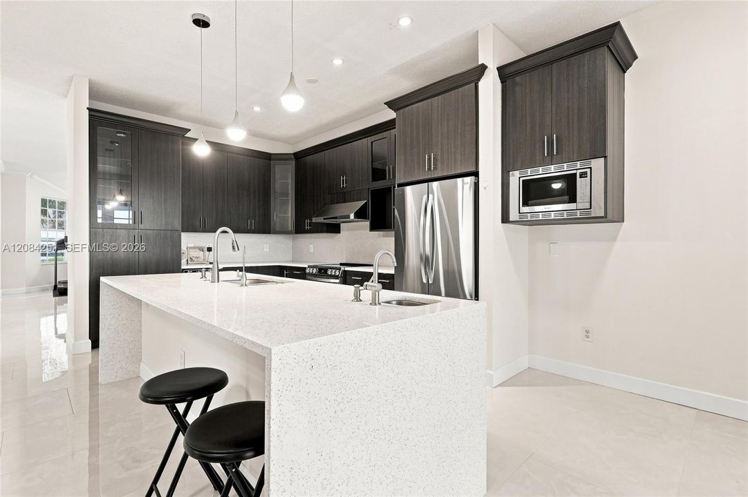 For Sale: $789,000 (3 beds, 2 baths, 1976 Square Feet)