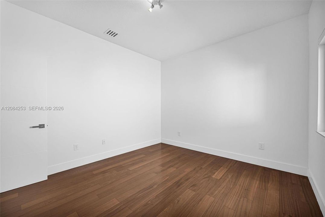 En Renta: $9,500 (5 camas, 3 baños, 3052 Pies cuadrados)