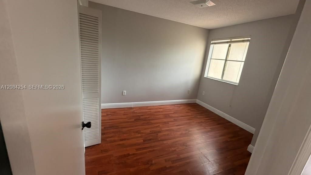 For Rent: $2,800 (3 beds, 2 baths, 1308 Square Feet)