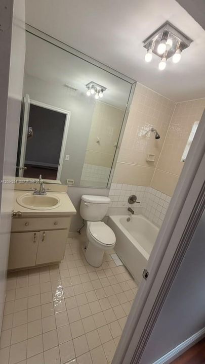 For Rent: $2,800 (3 beds, 2 baths, 1308 Square Feet)