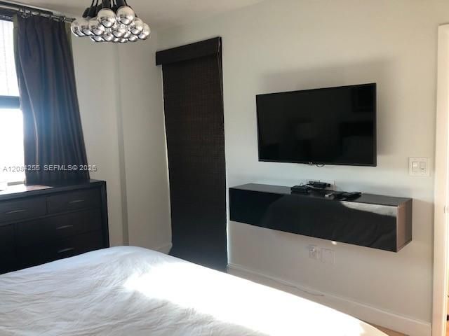 For Rent: $2,400 (1 beds, 1 baths, 714 Square Feet)