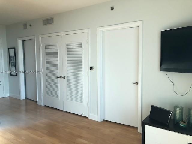 For Rent: $2,400 (1 beds, 1 baths, 714 Square Feet)