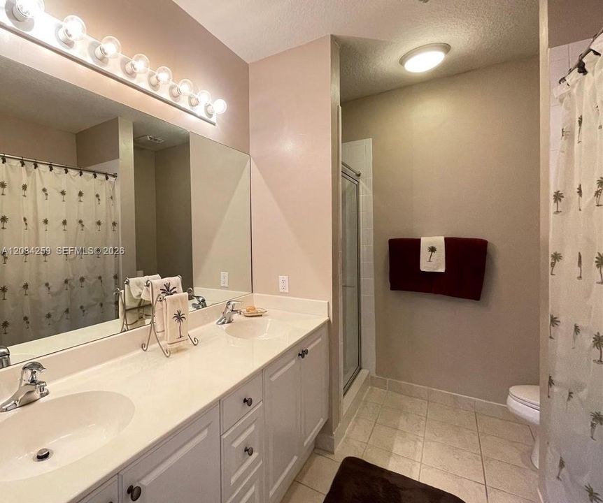 For Rent: $3,000 (3 beds, 2 baths, 1183 Square Feet)