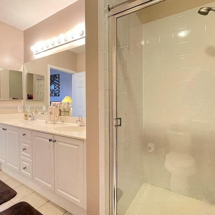For Rent: $3,000 (3 beds, 2 baths, 1183 Square Feet)
