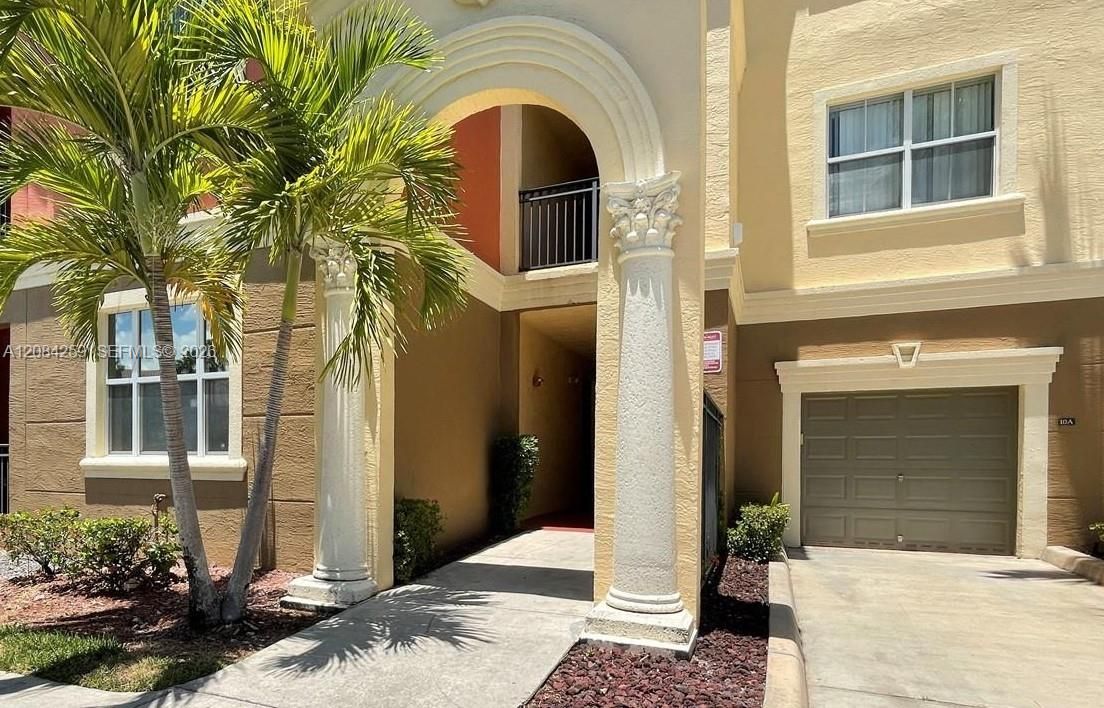 For Rent: $3,000 (3 beds, 2 baths, 1183 Square Feet)
