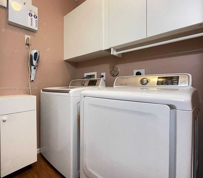 For Rent: $3,000 (3 beds, 2 baths, 1183 Square Feet)