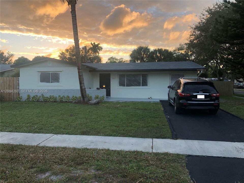 For Rent: $3,500 (3 beds, 2 baths, 1391 Square Feet)