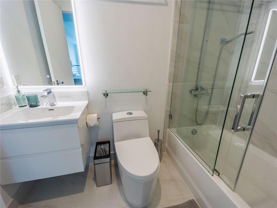 For Rent: $3,500 (1 beds, 1 baths, 802 Square Feet)