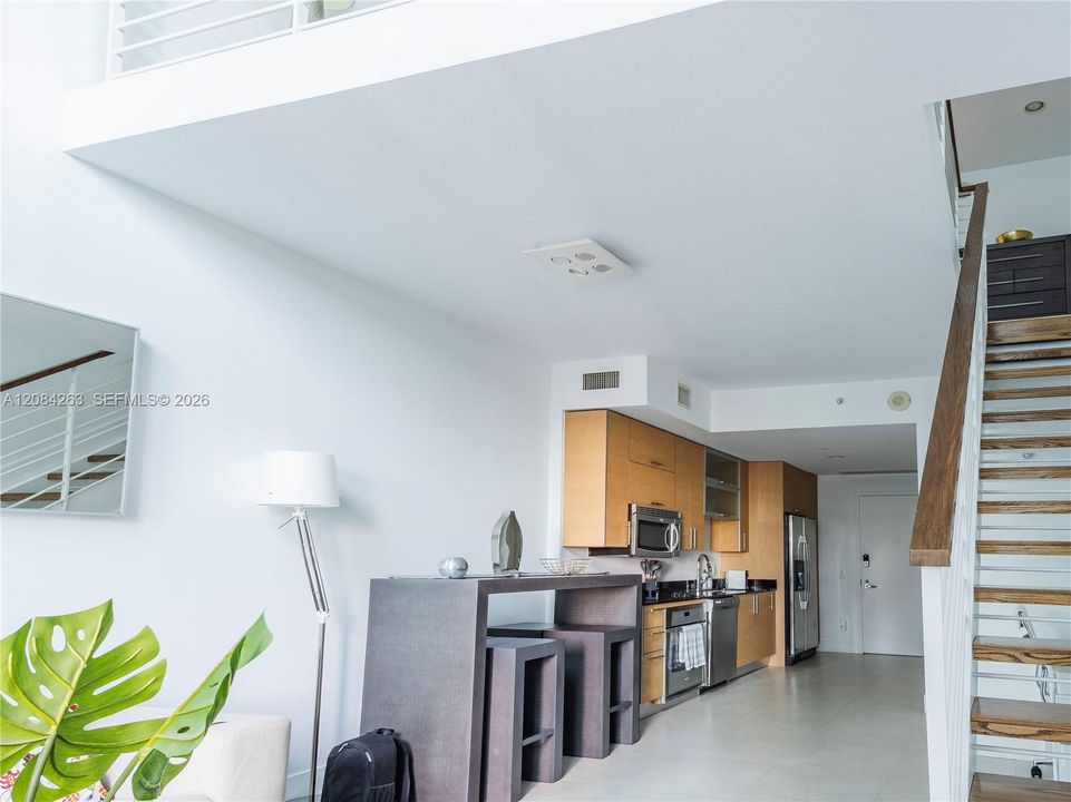 For Rent: $3,500 (1 beds, 1 baths, 802 Square Feet)
