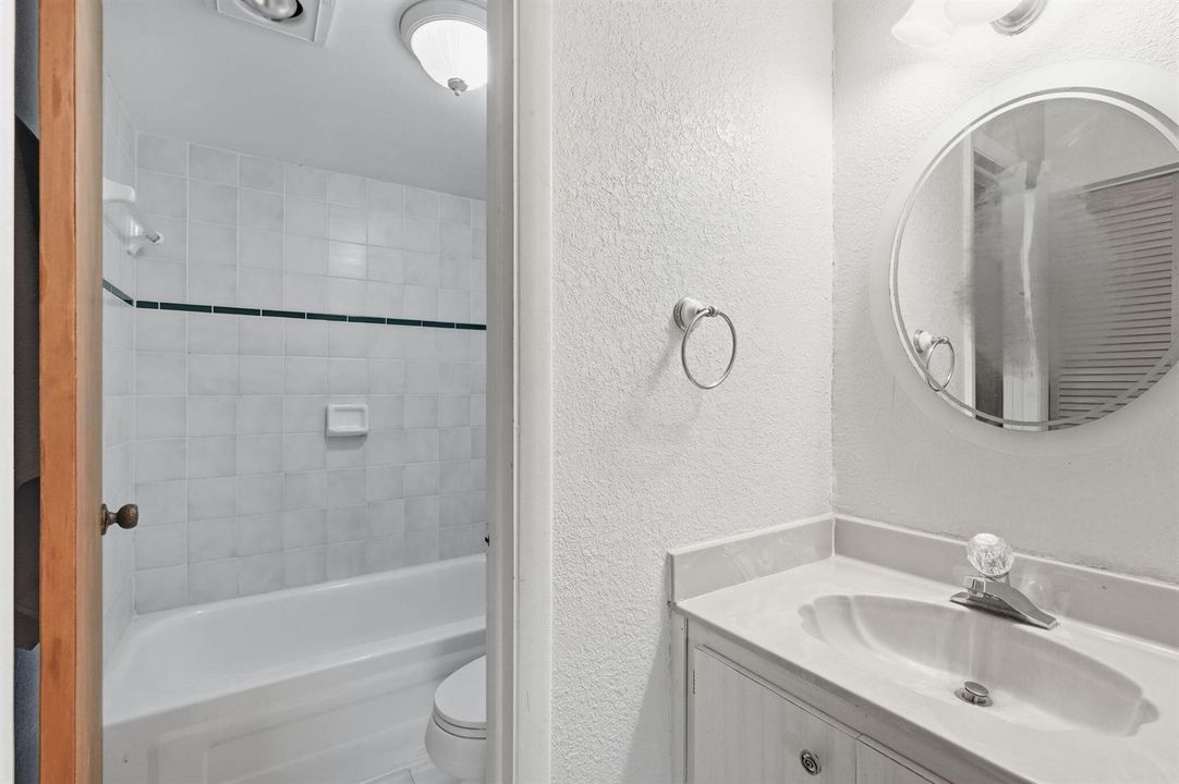 16-web-or-mls-430_Commodore_Dr_Unit_314_