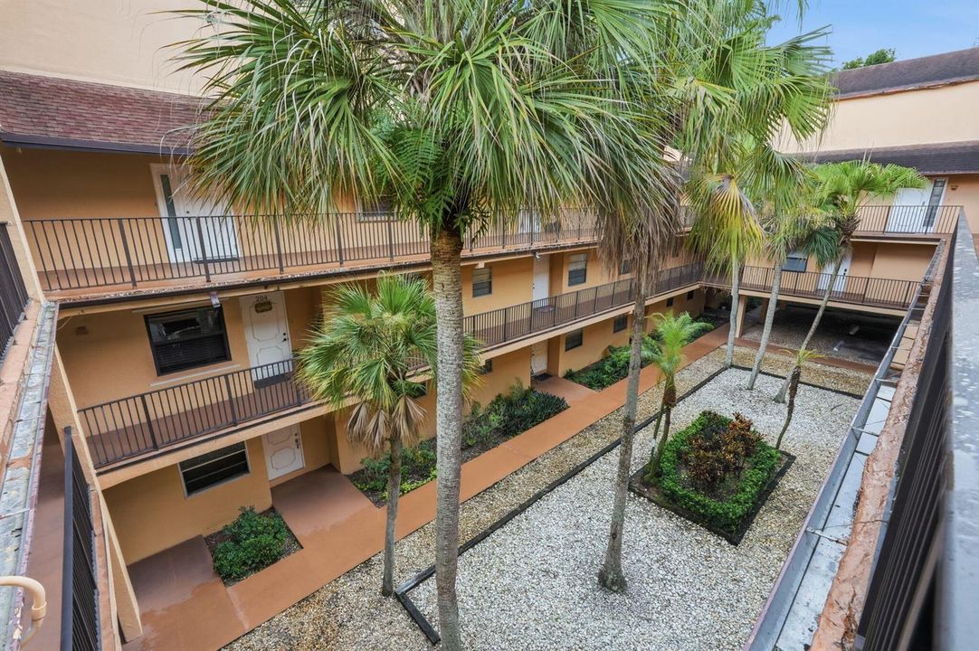8-web-or-mls-430_Commodore_Dr_Unit_314_0