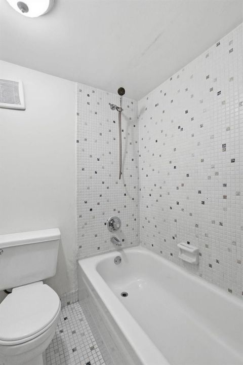 25-web-or-mls-430_Commodore_Dr_Unit_314_