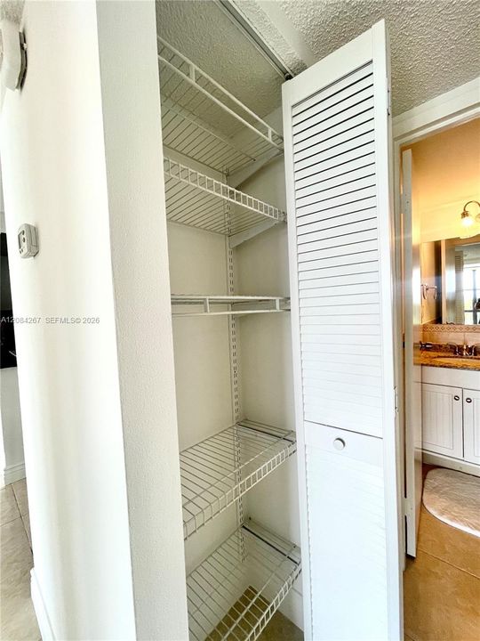 В аренду: $2,150 (2 спален, 1 ванн, 915 Квадратных фут)