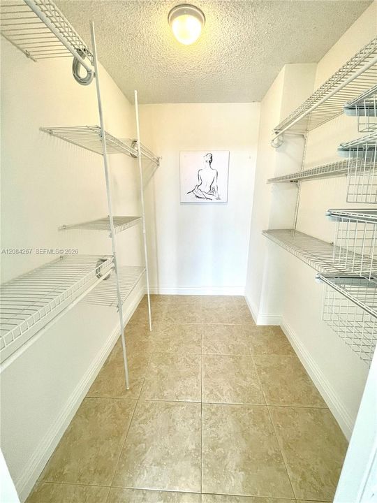 В аренду: $2,150 (2 спален, 1 ванн, 915 Квадратных фут)