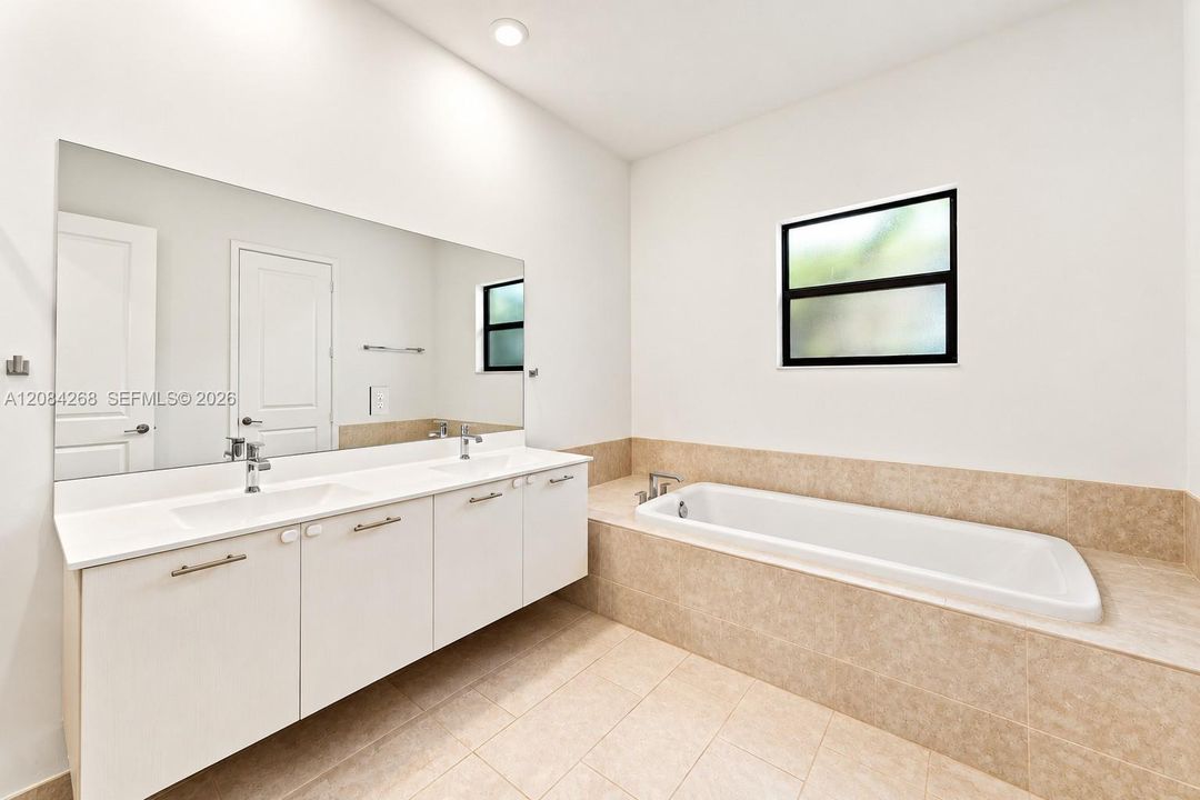 For Sale: $969,900 (3 beds, 3 baths, 2047 Square Feet)