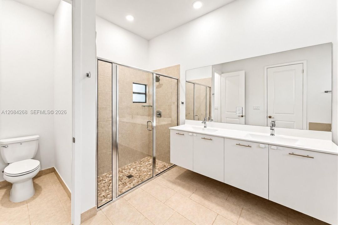 For Sale: $969,900 (3 beds, 3 baths, 2047 Square Feet)