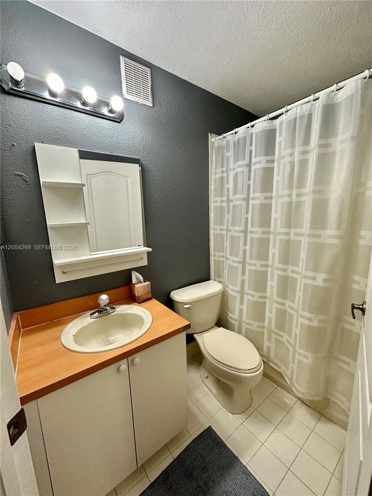 For Rent: $3,000 (3 beds, 2 baths, 1385 Square Feet)